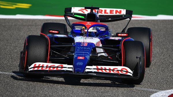 F1 Μπαχρέιν FP1: Ποδαρικό με τον Daniel Ricciardo