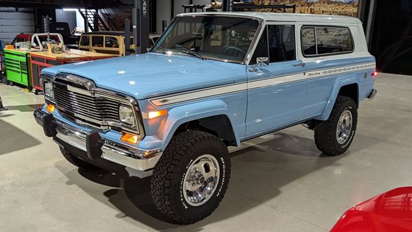 Aυτό είναι το Jeep Cherokee με κινητήρα V10 από Viper