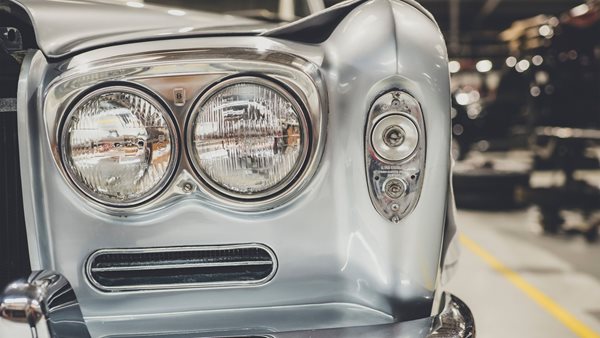 Αναπαλαιώνεται η πρώτη Bentley T-Series