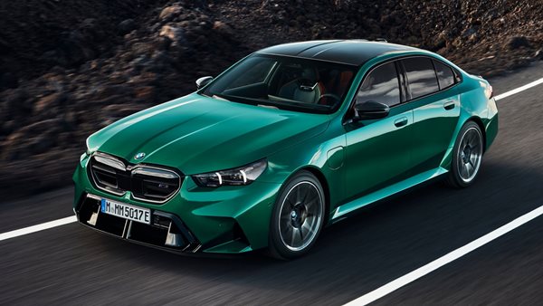 Αποκαλύφθηκε η νέα BMW M5 και είναι υβριδική με 727 ίππους και 100 κιλά ροπή (εικόνες)