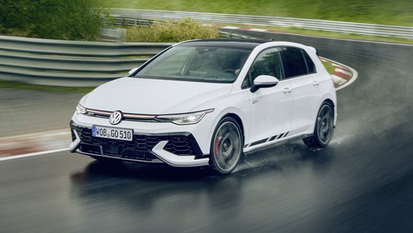 VW Golf GTI Clubsport: Το πιο δυνατό "μαμά" GTI έχει 300 ίππους (εικόνες)
