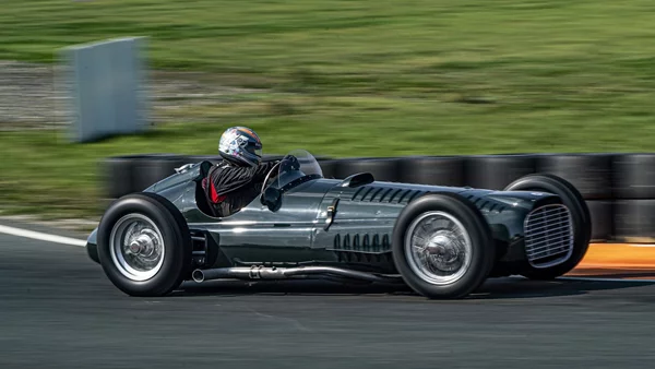 Η ιστορία του BRM με τον εξωφρενικό και μικρό V16