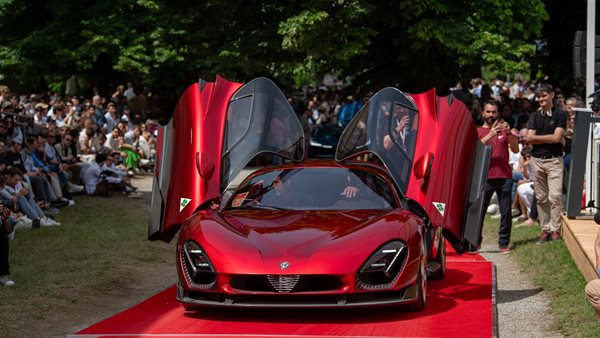 Η Alfa Romeo 33 Stradale απέδειξε την ομορφιά της με βραβείο