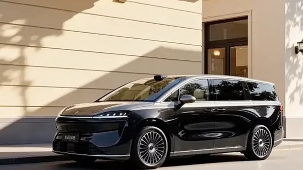 Αυτό το αυτοκίνητο διαθέτει τον πρώτο αερόσακο-κράνος στον κόσμο-δείτε πώς λειτουργεί