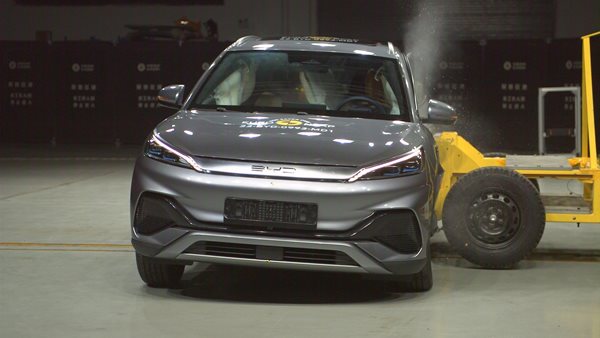 Ηλεκτρικά αυτοκίνητα: Οι Κινέζοι και η εμπιστοσύνη των Ευρωπαίων