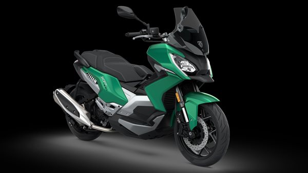 Με δυναμικό στιλ το νέο Peugeot XP 400 Allure στα μεσαία scooter