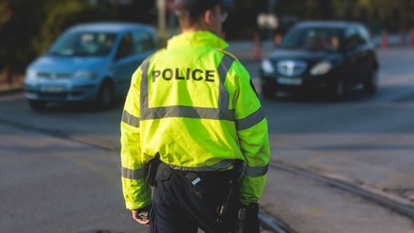 Σύλληψη οδηγού από social media στην Ελλάδα-πήγαινε με 200 χλμ./ώρα και ανέβασε βίντεο