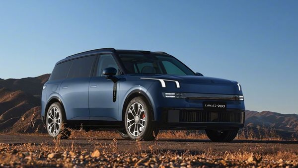 Παρουσιάστηκε το Lynk & CO 900 με μια σπουδαία πρωτιά