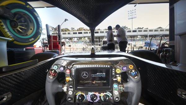 F1: Γιατί έχει τόσα πολλά κουμπιά το τιμόνι του μονοθεσίου