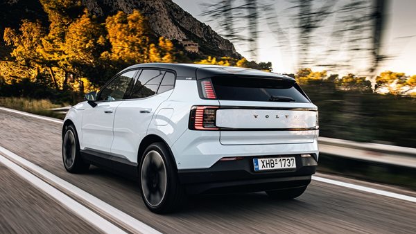 Τα ηλεκτρικά της Volvo 5.000 ευρώ φθηνότερα
