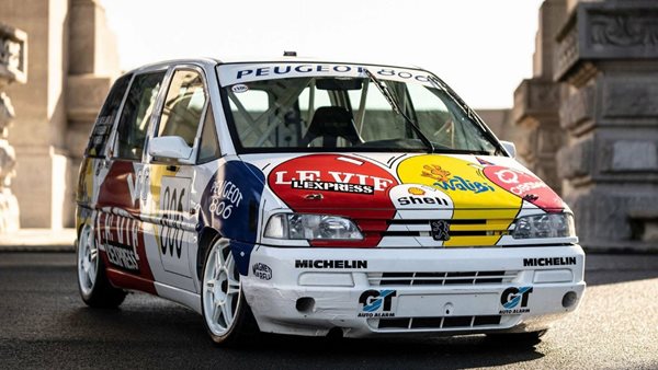 Ενδιαφέρεσαι για αυτό το Peugeot 806 Procar;