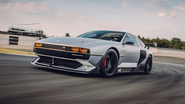 Ναι, οδηγούμε Hyundai N Vision 74, ένα εκρηκτικό μείγμα ηλεκτρισμού και υδρογόνου