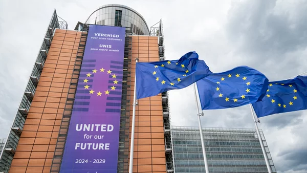 Ποιοι κερδίζουν από την στροφή της Ευρώπης για τους θερμικούς κινητήρες