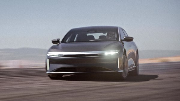 Πώς το κορυφαίο ηλεκτρικό Lucid Air βγήκε ταυτόχρονα πρώτο και τελευταίο σε δοκιμή αυτονομίας