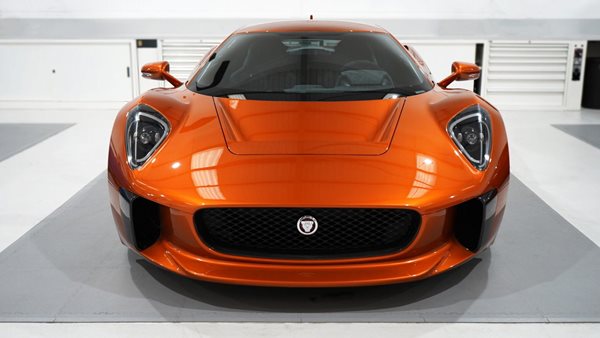 Η Jaguar C-X75 του James Bond αποκτά άδεια για χρήση στο δρόμο