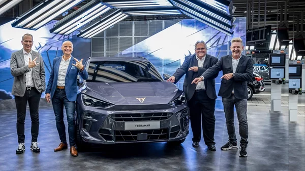 Η Cupra αποκάλυψε το Terramar, το πρώτο της SUV