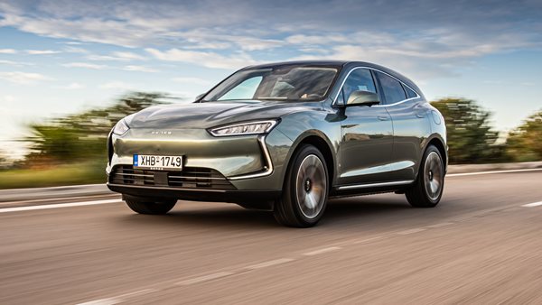 Στην Ελλάδα το Seres 5: Τιμή και όλες οι πληροφορίες για το νέο premium SUV