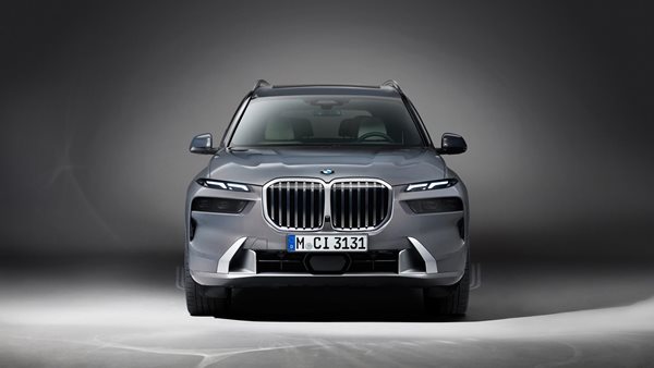 Αυτή είναι η ανανεωμένη BMW X7 - Τι νέο φέρνει