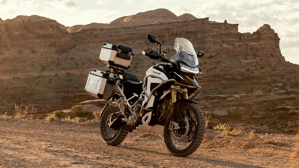 Καλοκαιρινές προσφορές για τις μοτοσυκλέτες Triumph Adventure