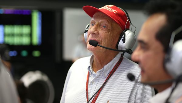 Ένα άγαλμα για τον εκπληκτικό Niki Lauda