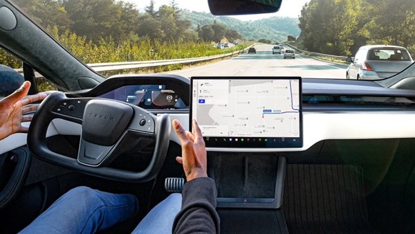 Δείτε το email που έστειλε ο Elon Musk για το σύστημα αυτόνομης οδήγησης FSD Beta