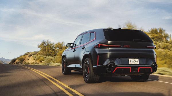 Η BMW XM προσπάθησε να σπάσει ρεκόρ SUV στο Pikes Peak αλλά έσπασε κάτι άλλο