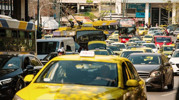 Ξεκινούν τα πρόστιμα στα ταξί-ποιοι κινδυνεύουν να πληρώσουν 1.000 ευρώ