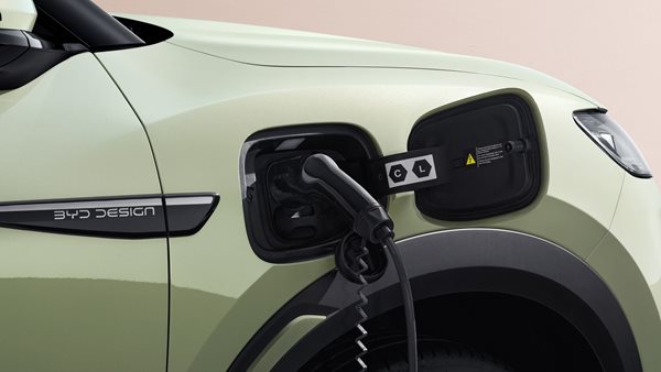 H BYD υπόσχεται χρόνο φόρτισης αντίστοιχο με γέμισμα ρεζερβουάρ