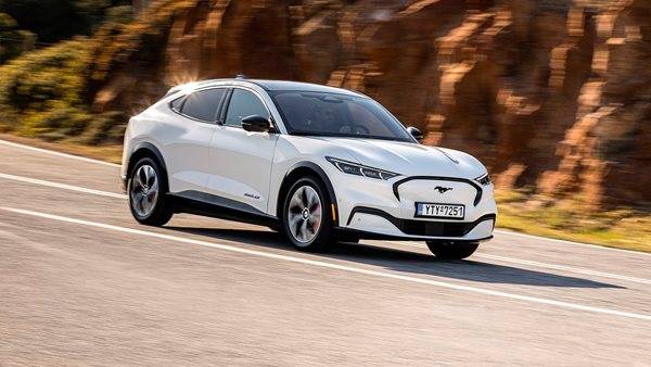 Η Ford "απαντά" στην Tesla και μειώνει τις τιμές