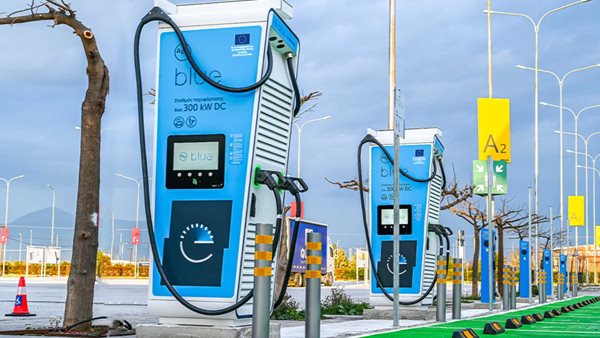 Δίκτυο ΔΕΗ blue: Πόσα σημεία φόρτισης έχει μετά από 3 χρόνια