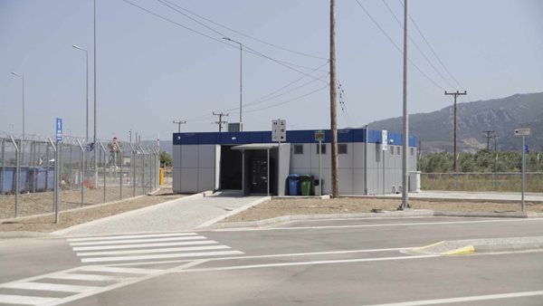 Οδηγός ξέχασε τη γυναίκα του στις τουαλέτες της Ιονίας Οδού