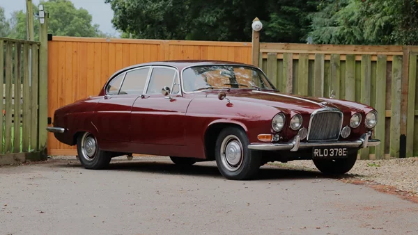 Στο σφυρί αυτή η Jaguar Mark X που ήταν το οικογενειακό αυτοκίνητο της Madonna