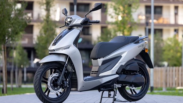 Ακόμα ένα προσιτό scooter 125 προστέθηκε στη γκάμα της UM