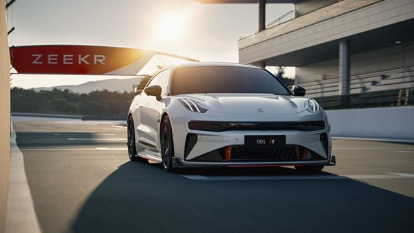 Zeekr: Αποκάλυψε το πολυτελές σπορ ηλεκτρικό της