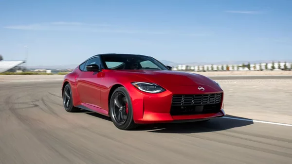Οδηγήσαμε το Nissan Z: Θερμικό κύκνειο άσμα με στυλ
