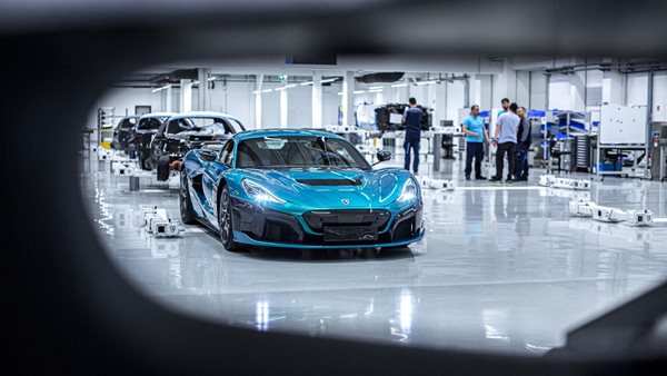 Προσοχή: Τα Rimac Nevera σε λίγο θα κυκλοφορούν