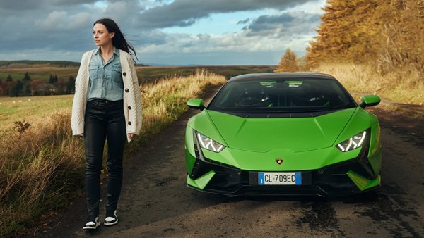 Lamborghini V10: Η Amy Macdonald μιλάει για τον ήχο του