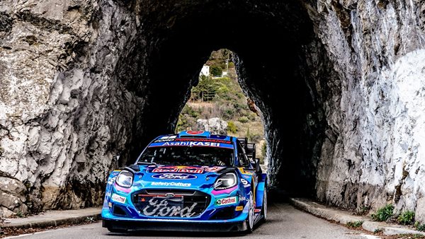 Video: Πώς "ντύνεται" τα αγωνιστικά του χρώματα ένα WRC