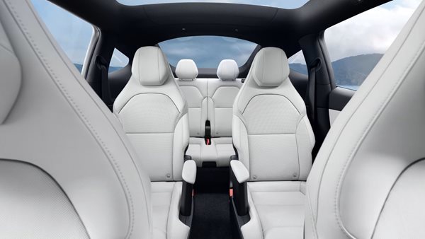 Αυτό είναι το SUV που χωράει 25 βαλίτσες και 20 τσάντες