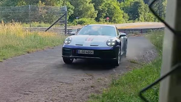 H Porsche 911 Dakar "κόβει δρόμο" στο Nurburgring