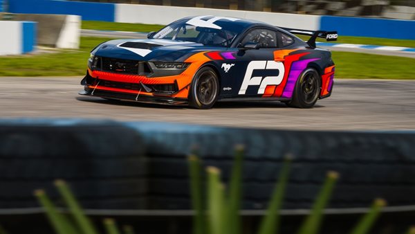 Ford Mustang GT4: Ένα ακόμη αγωνιστικό πριν το Mustang Dark Horse R