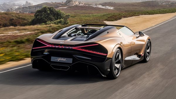 12 νέες φωτογραφίες της W16 Mistral, της τελευταίας Bugatti με τον κινητήρα-αριστούργημα