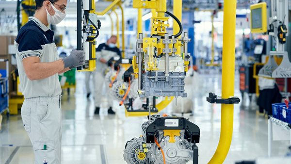 Γιατί ο μεγαλύτερος όμιλος αυτοκινήτων θα ρίξει την παραγωγή θερμικών αυτοκινήτων