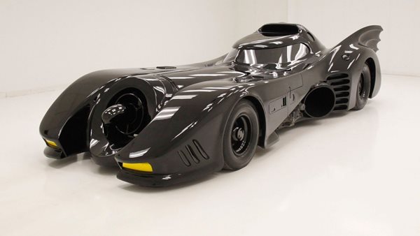 Το κατά Tim Burton Batmobile το βρίσκεις με 50% έκπτωση