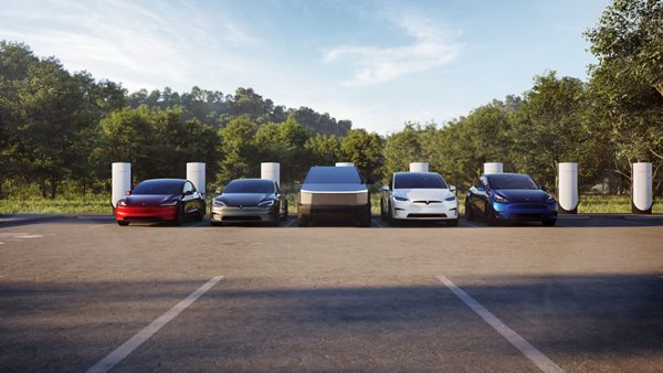 Tesla: Ποια είναι η νέα λειτουργία που βοηθάει στην εξοικονόμηση μπαταρίας