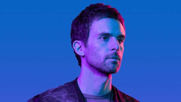 Ο μπασίστας των Coldplay έχει συλλογή υπέροχων αυτοκινήτων (video)