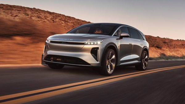 Το Lucid Gravity βγαίνει στους δρόμους-τι ξέρουμε για το κορυφαίο premium SUV (video)