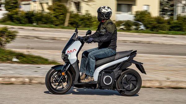 Με τιμή έκπληξη το ηλεκτρικό scooter SEAT MO 125