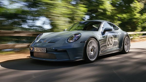 Video νέα Porsche 911 S/T: Στο τιμόνι της κορυφαίας 911 όλων των εποχών