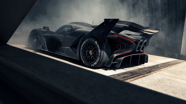 Δείτε την εξωπραγματική Bugatti Bolide να δοκιμάζεται σε αερoδρόμιο (+video)